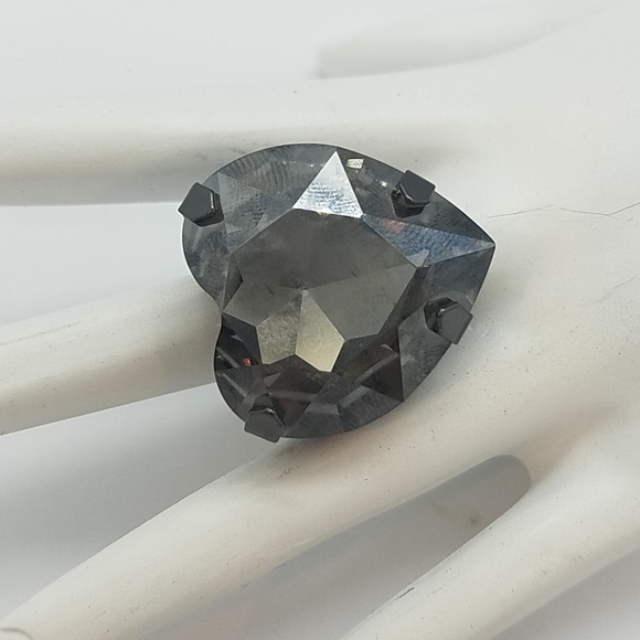 HEART THROB CRYSTAL SMOKE HEART RING NEW - Picture 2 of 7